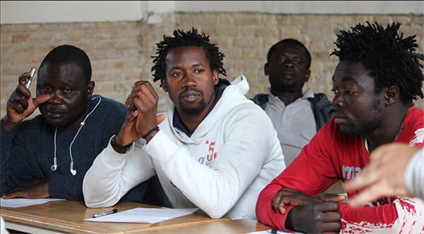 Inmigrantes en talleres